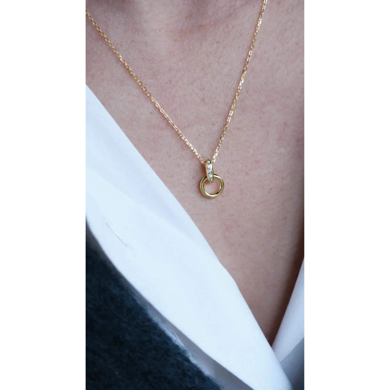 Halo Zircon Necklace Gold
