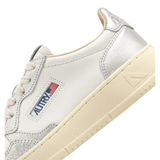 Medalist Low White Silver Trainers