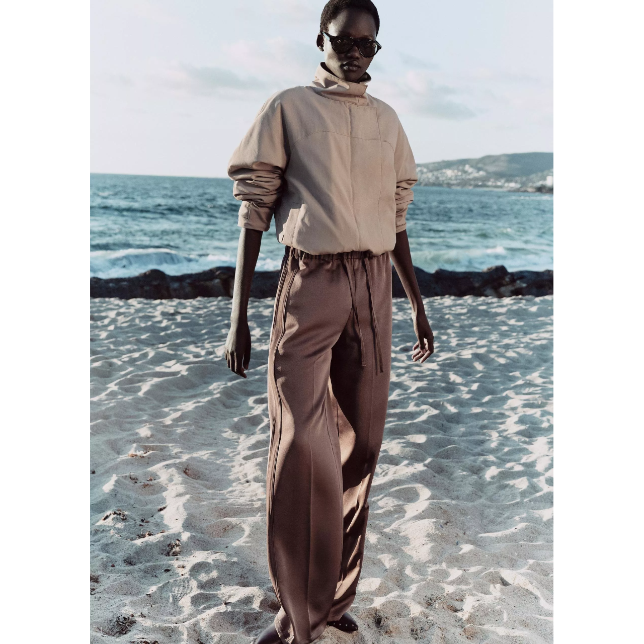 Mid Waist Crepe Pull On Pant Taupe